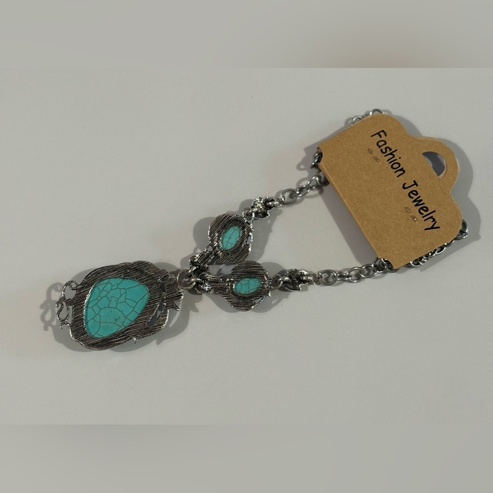 NWT.  Silver and Turquoise Antiqued Leaves Necklace. - Picture 4 of 6